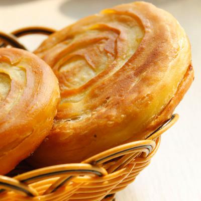 ?學(xué)軍屯鍋盔技術(shù)做法哪里正宗？老師在旁邊指導(dǎo)