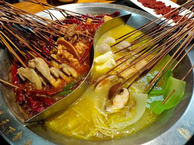 學(xué)串串香培訓(xùn)學(xué)費(fèi)多少錢(qián)？成都串串鍋底培訓(xùn)多少錢(qián)？